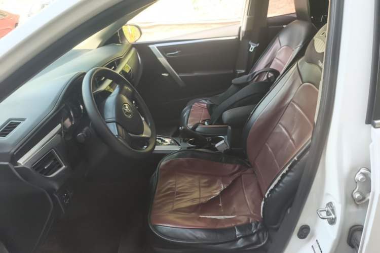 Toyota Corolla 2017 — салон, сиденья, 109 400 км, Guazi h4qtwqv5ut, фото 8