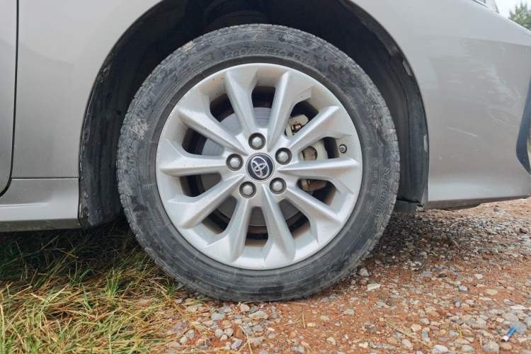Toyota Corolla 2019 — колесо и диск, 139 200 км, Guazi 7tmmp9cc65, фото 8