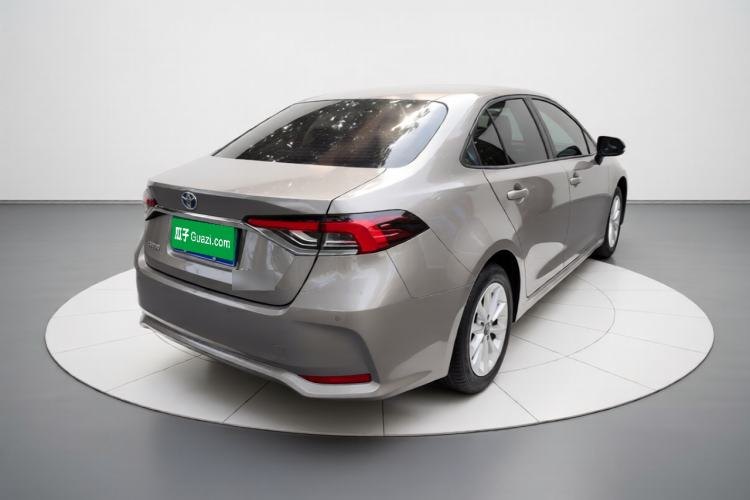 Toyota Corolla 2019 — вид сзади справа, 80 500 км, Guazi w8qe6bfqak, фото 4