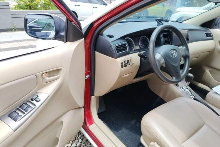 Toyota Corolla EX 2013 — салон, сиденья, 119 500 км, Guazi 38w8tfy5x4, фото 7