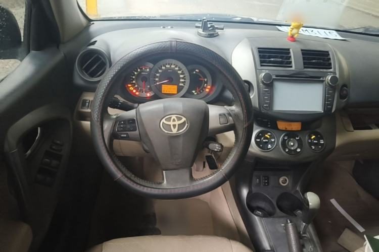Toyota RAV4 2011 — салон, рулевое колесо, 242 300 км, Guazi tt9s63772g, фото 6