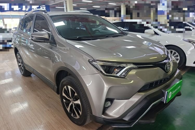 Toyota RAV4 2019 — вид спереди справа, 101 800 км, Guazi mad7553fjq, фото 3