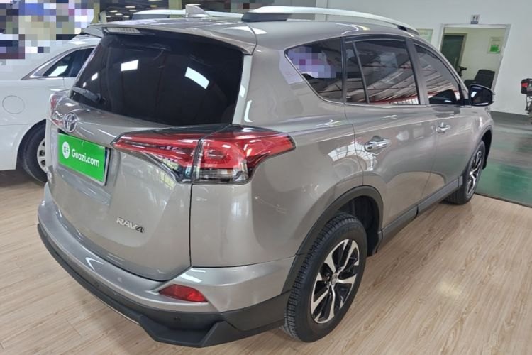 Toyota RAV4 2019 — вид сзади справа, 101 800 км, Guazi mad7553fjq, фото 6