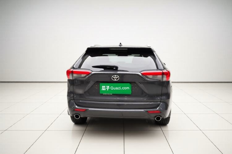 Toyota RAV4 2022 — вид сзади, 53 800 км, Guazi hpkc6lly9a, фото 2