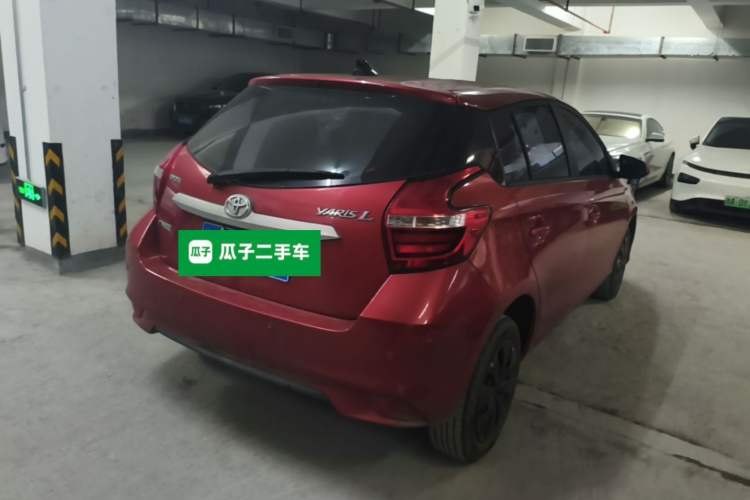 Toyota YARiS L Zhi Xuan 2017 — вид сзади справа, 65 100 км, Guazi dgmnkar7l9, фото 6