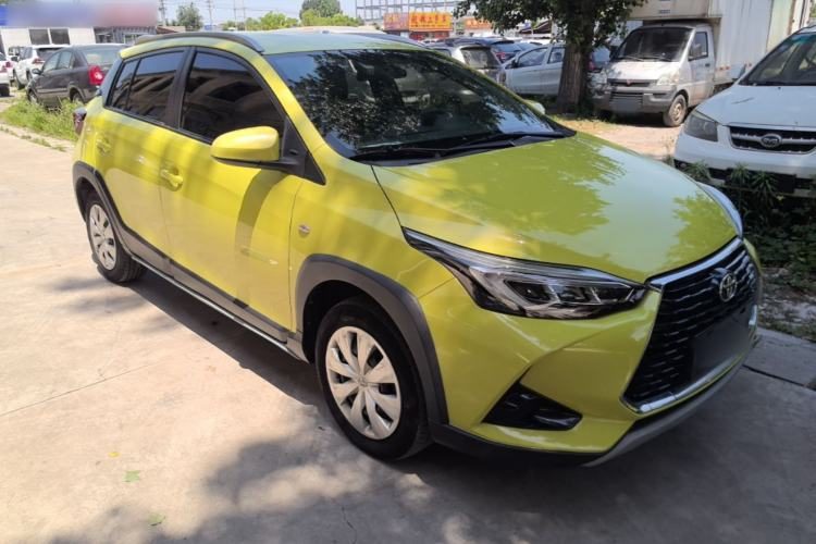 Toyota YARiS L Zhi Xuan 2022 — вид спереди справа, 49 100 км, Guazi f6ej4edyye, фото 2