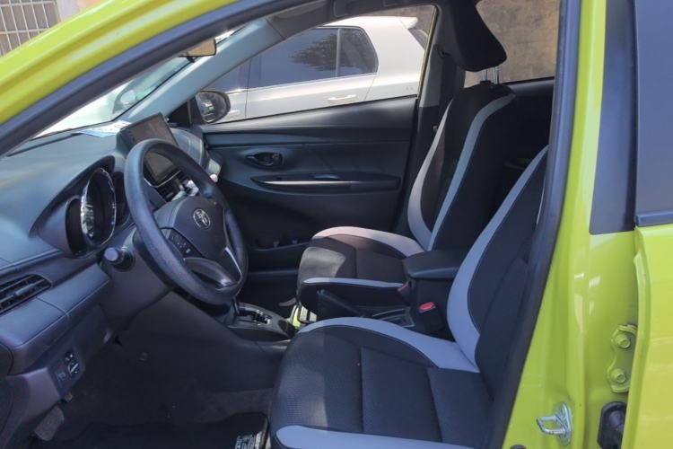 Toyota YARiS L Zhi Xuan 2022 — салон, сиденья, 49 100 км, Guazi f6ej4edyye, фото 8