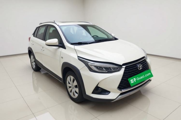 Toyota YARiS L Zhi Xuan 2022 — вид спереди справа, 63 100 км, Guazi shxqwnsdvl, фото 2