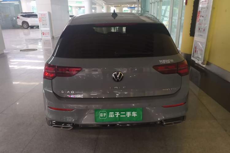 Volkswagen Golf 2023 — вид сзади, 41 800 км, Guazi t3y5qwuj6q, фото 4
