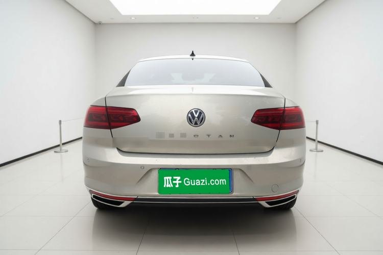 Volkswagen Magotan 2020 — вид сзади, 141 000 км, Guazi wbtxl2untx, фото 3