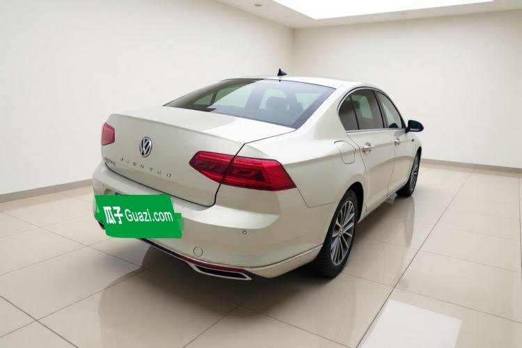 Volkswagen Magotan 2020 — вид сзади справа, 141 000 км, Guazi wbtxl2untx, фото 4